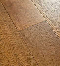 臥室鋪設(shè)哪種木地板更美觀實(shí)用？