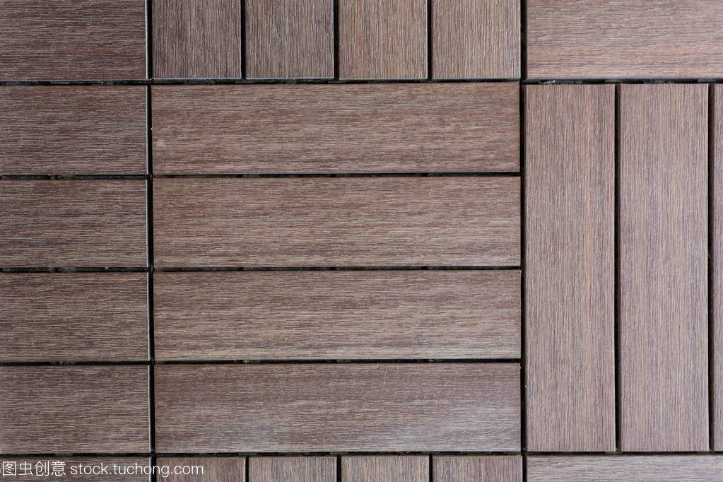 黑暗的木地板 靜謐的奢華與詩意的棲居